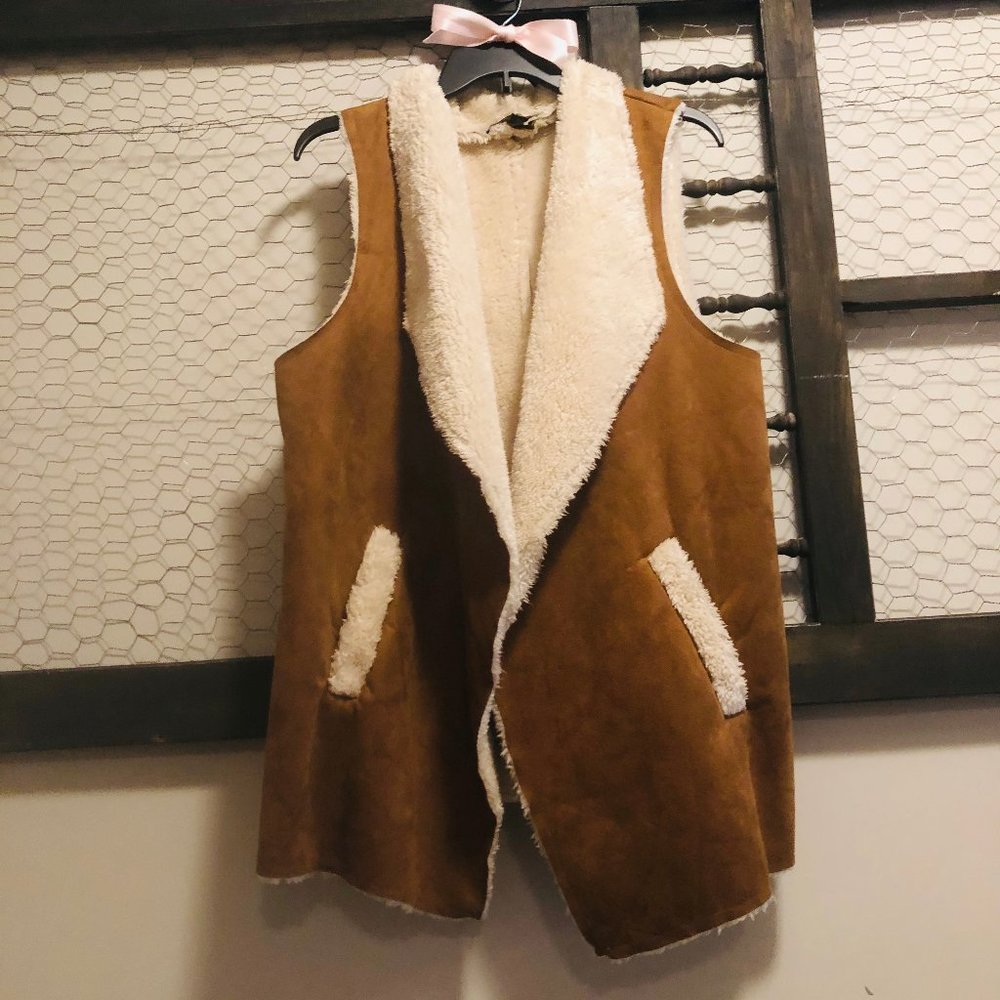 Suede cream and brown vest